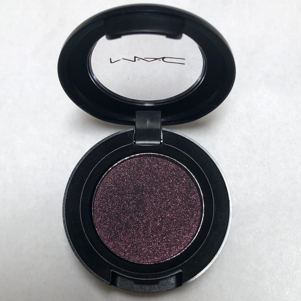 MAC Cosmetics Sparkling Rich Plum Eyeshadow
